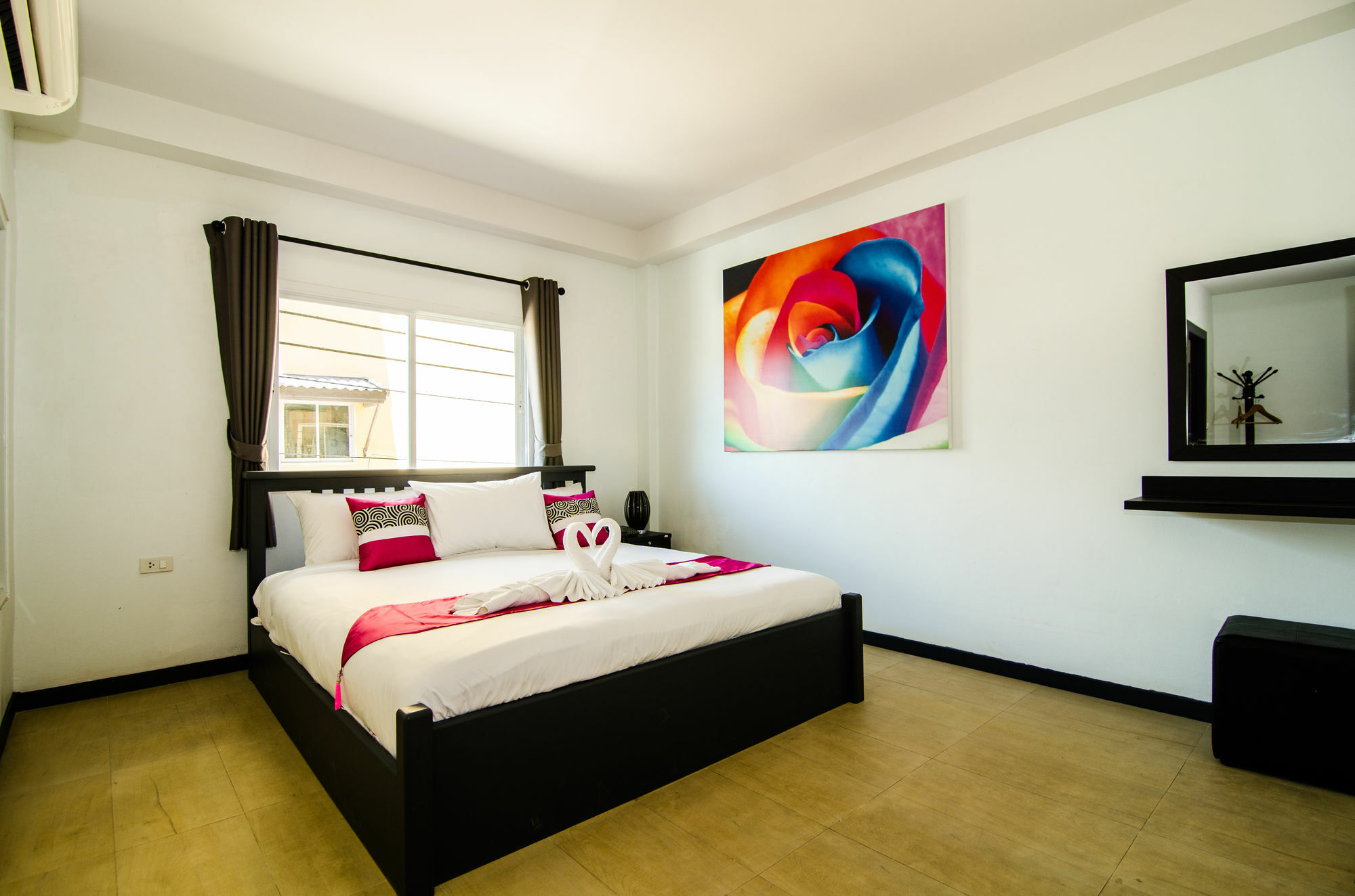 Colora Hotel Patong Phuket Extérieur photo