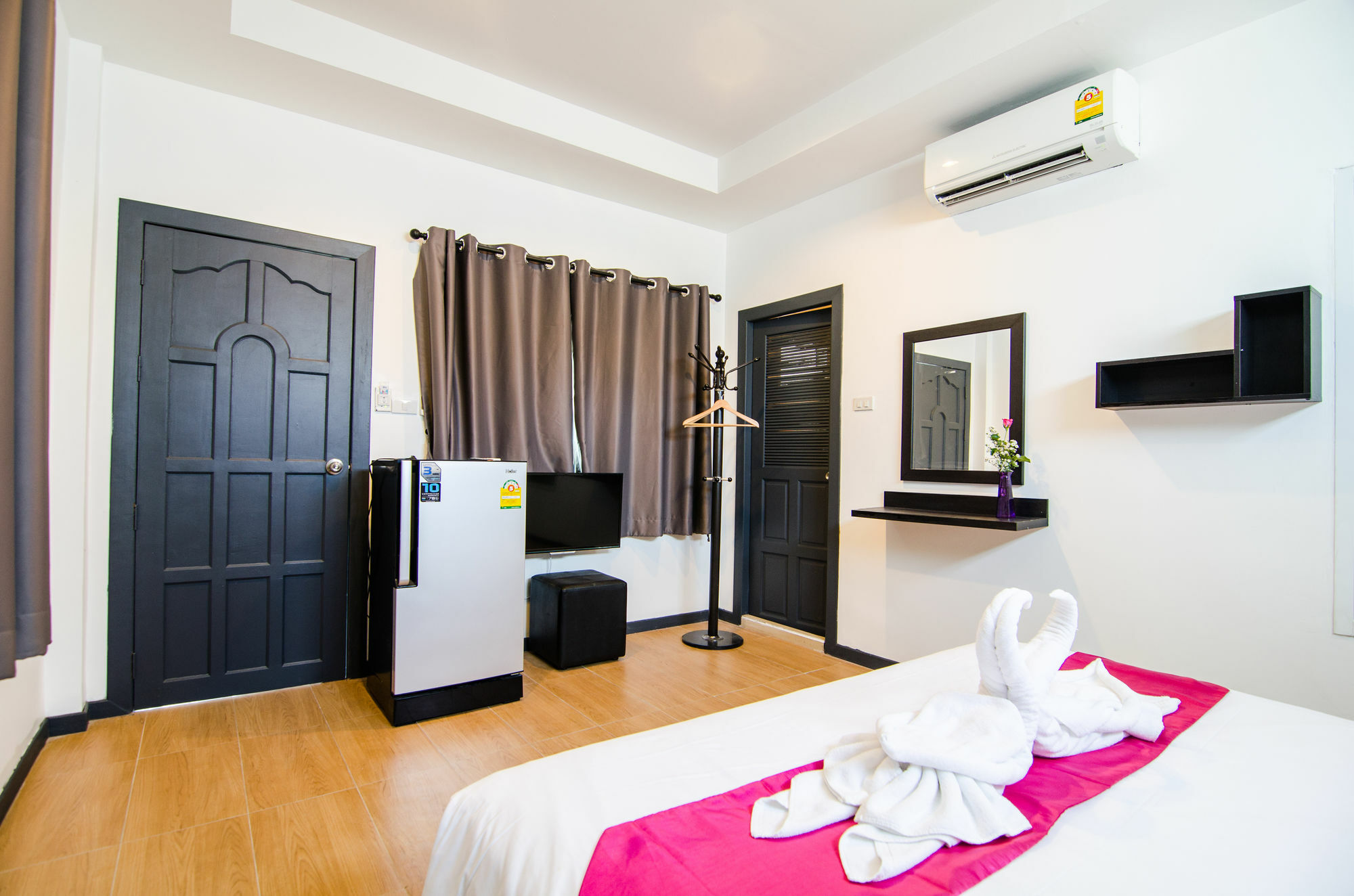 Colora Hotel Patong Phuket Extérieur photo