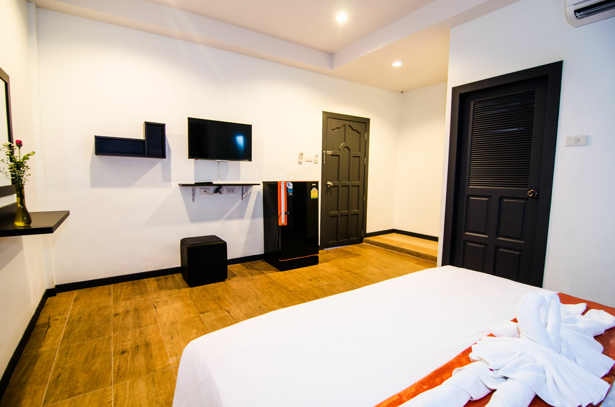 Colora Hotel Patong Phuket Extérieur photo