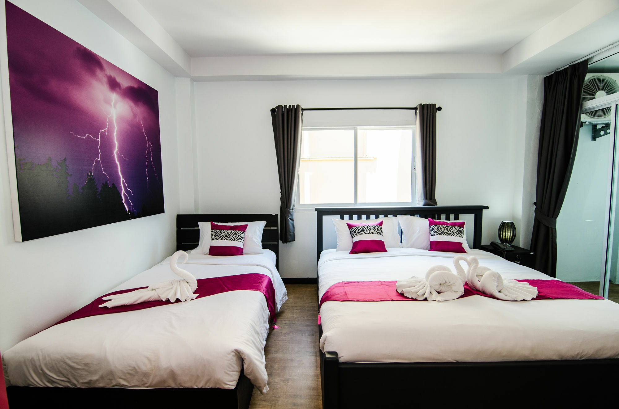 Colora Hotel Patong Phuket Extérieur photo